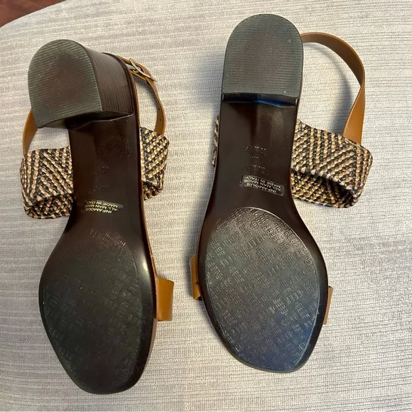 Italian Shoemakers Brown Sandals - Picture 4 of 4